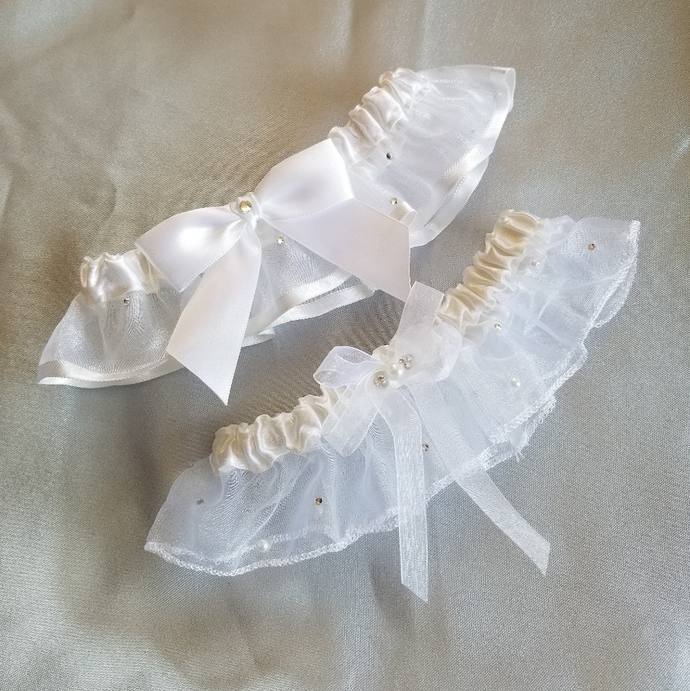 2 PC White Rhinestone/Pearl Garter Set - Picture 2 of 7